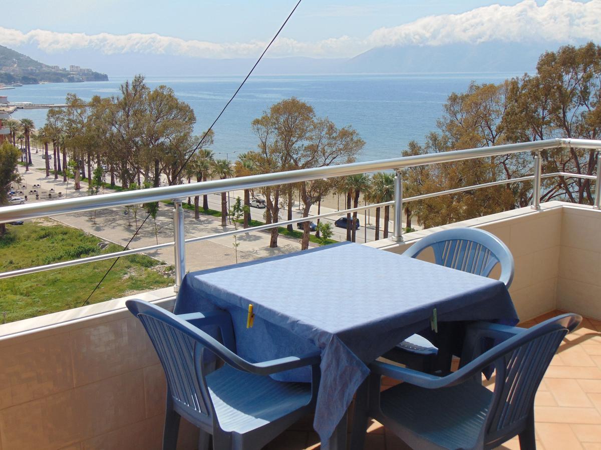 Janine's Seafront Apartment *